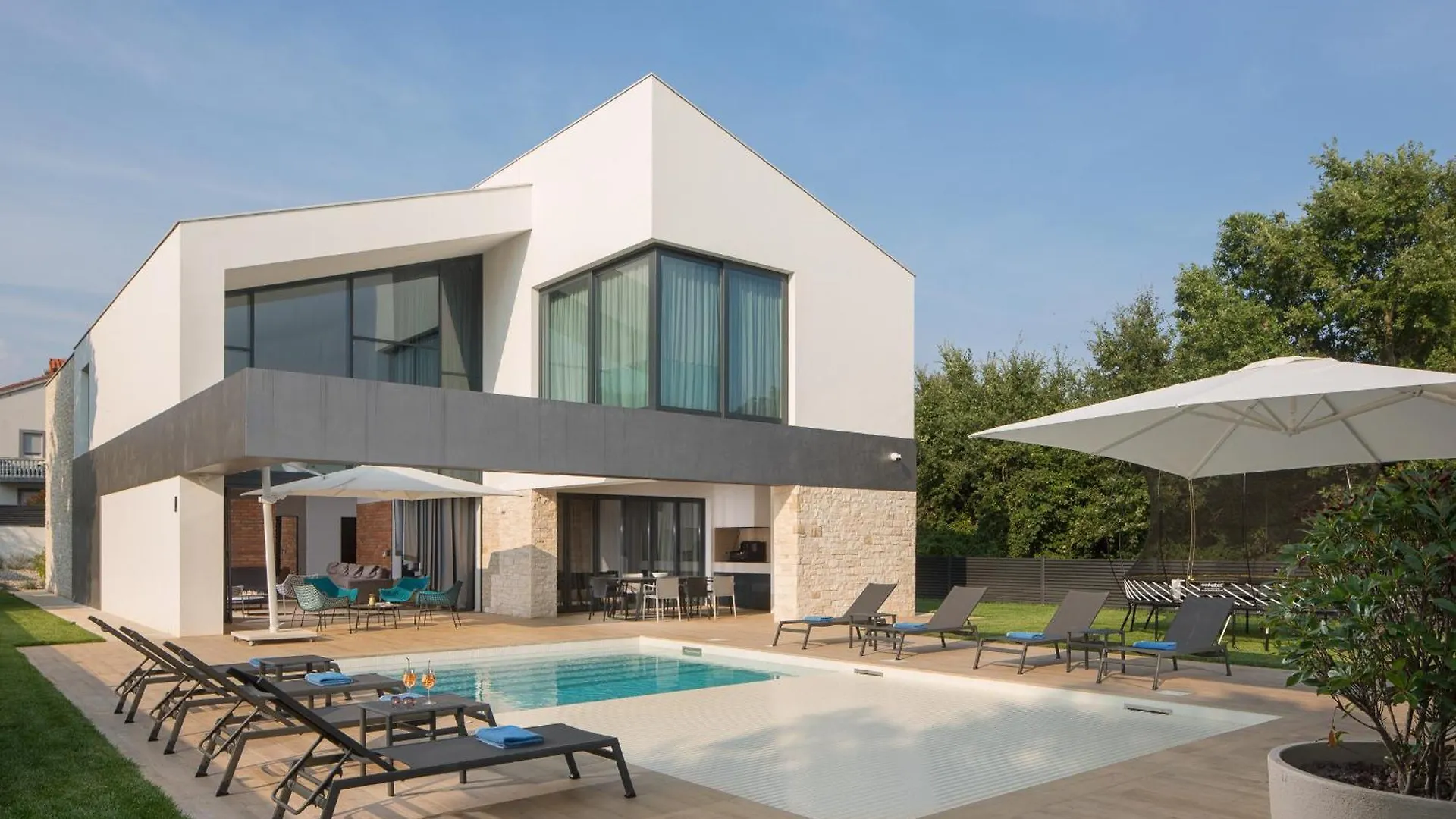 Luxury Villa Atria Near Pula For 10 People With Children Playground & Heated Pool Liznjan 0*,  Croatia